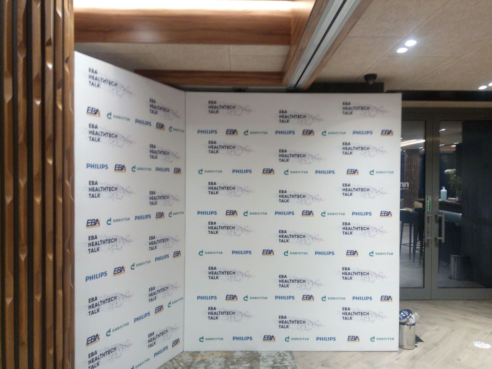 Оренда конструкції для банера Київ, Україна. Друк великих банерів для заходів, конференції, оренда та встановлення конструкції для баннера