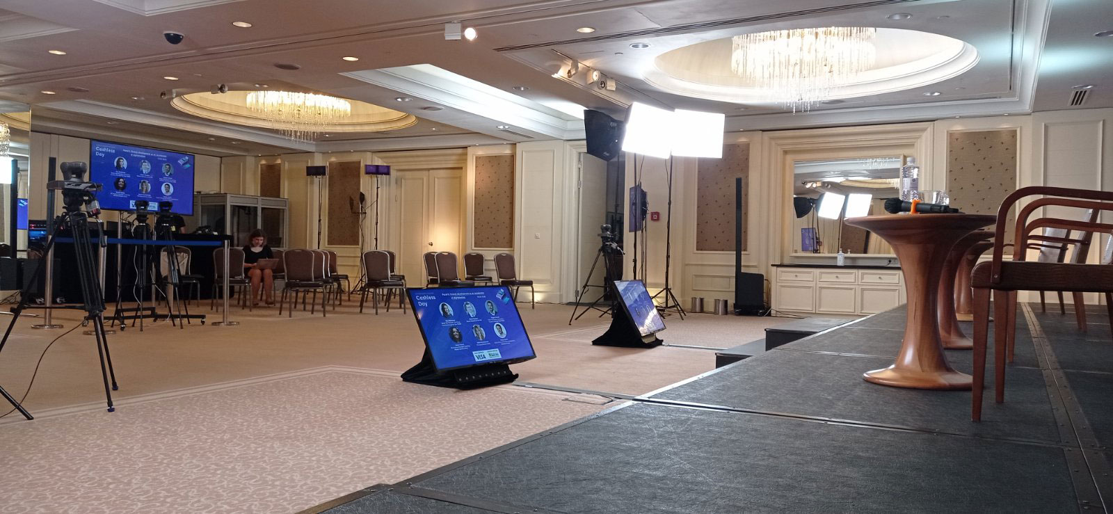 Аренда плазменная панель 43 подсказчик Киев, Украина