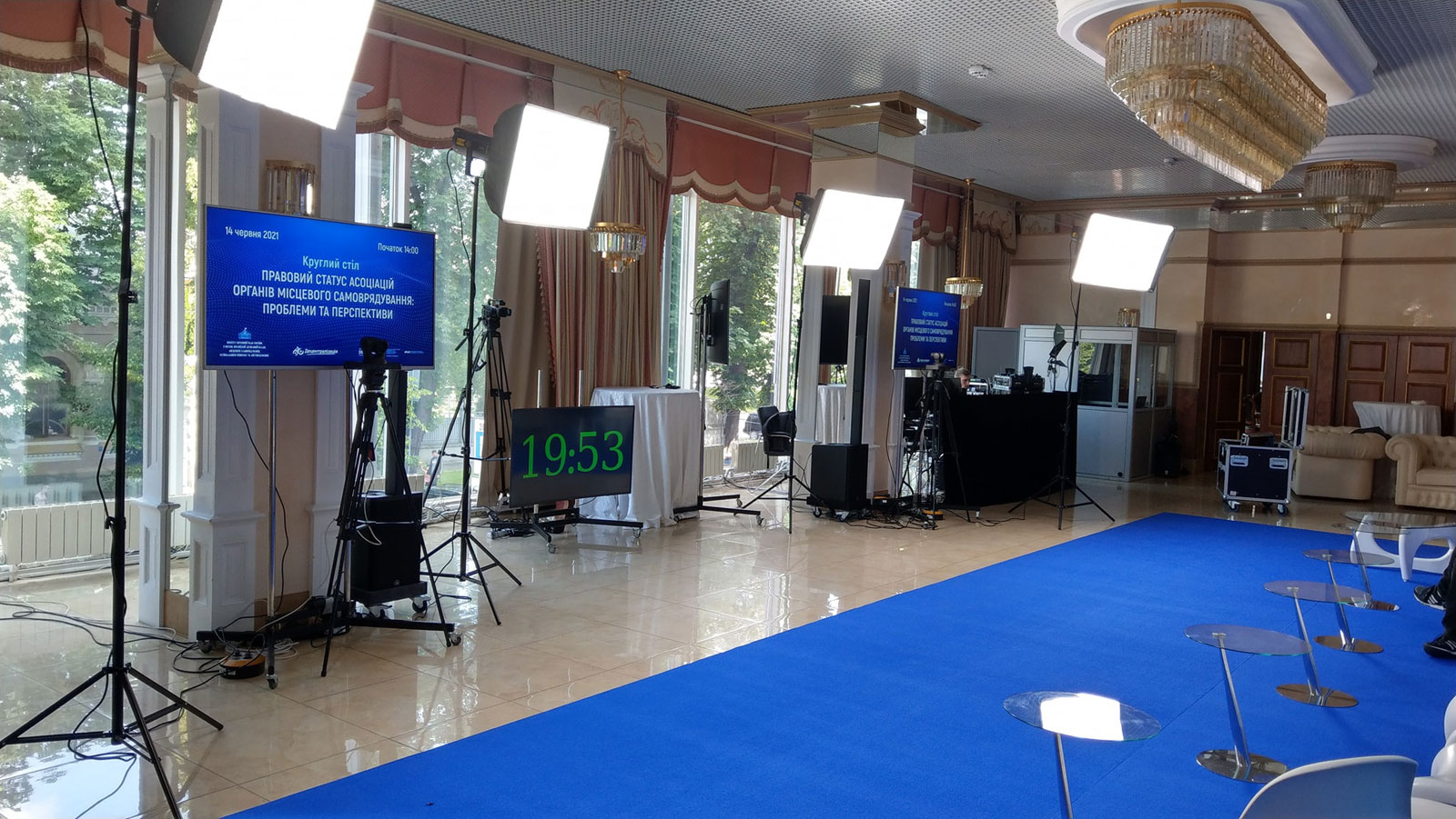 Аренда плазменная панель 43 подсказчик Киев, Украина