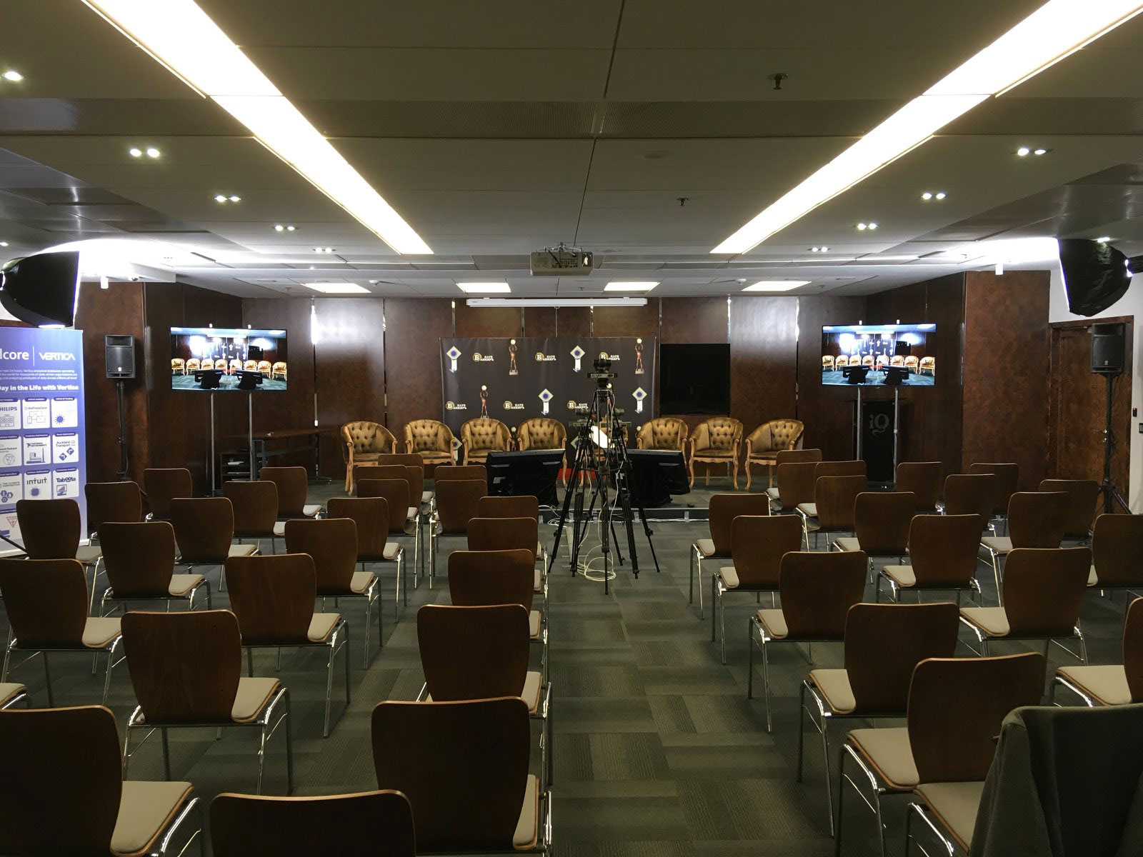 Аренда плазменная панель 65 дюймов 4к Киев, Украина