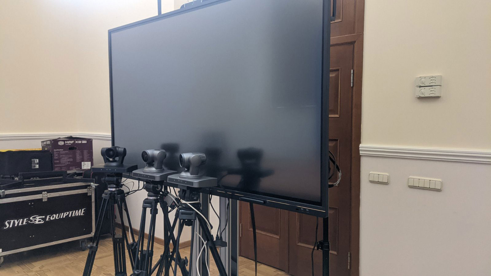 Оренда відеокамери PTZ-камера Sony EVI-HD7V Київ, Україна