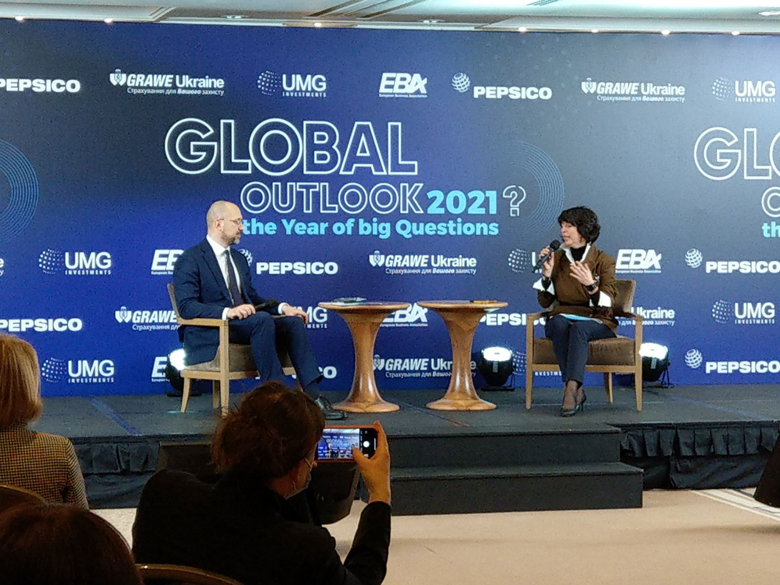 Баннер как элемент брендирования сценического пространства, услуга или аренда. Киев, Украина. Компания Эквиптайм