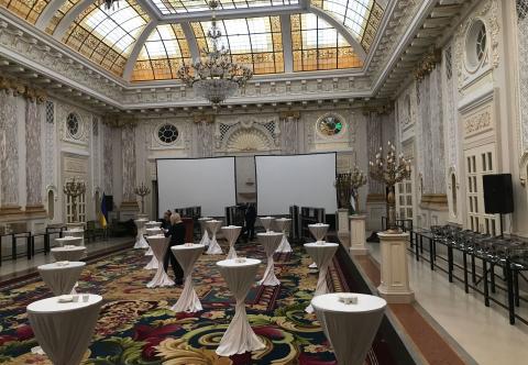 Аренда проекционных экранов Киев, Украина