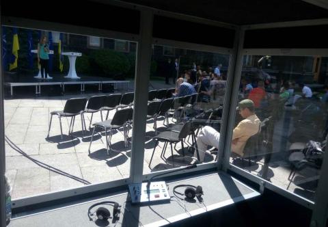 Оборудование для синхронного перевода. Организация, аренда оборудования для синхронного перевода Киев Украина