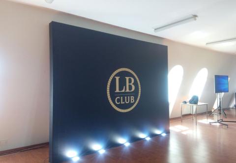 Установка баннеров, аренда баннерных конструкций Киев, Украина