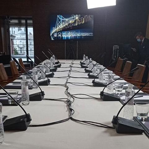 Организация и проведение Конференций система Круглый стол. Аренда Оборудования Киев, Украина