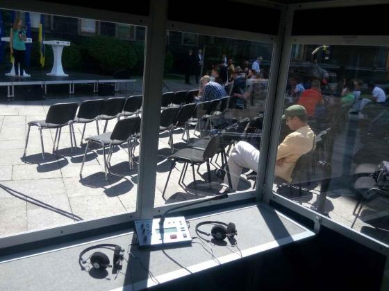 Аренда оборудования для синхронного перевода для мероприятия Киев Украина