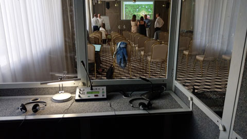 Организация синхронного перевода. Аренда оборудования для синхронного перевода Киев Украина